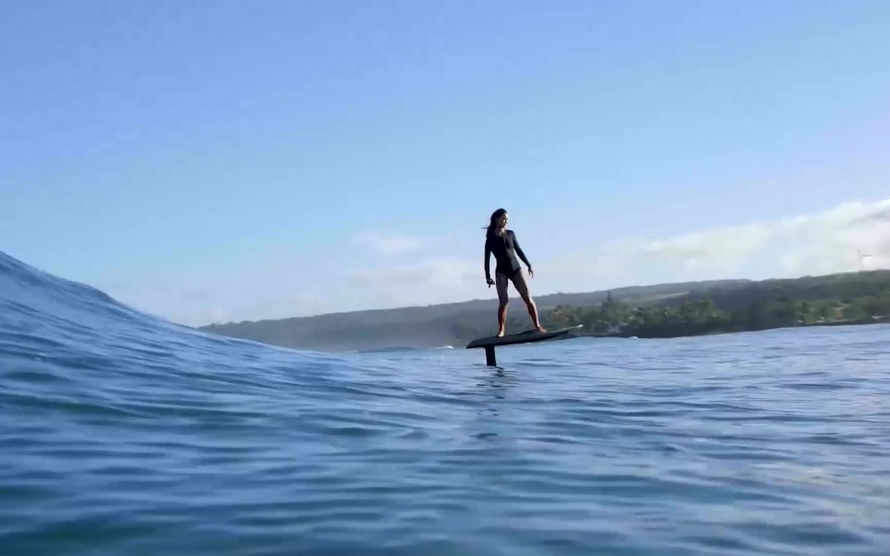 Fliteboard eFoil — riding above the water